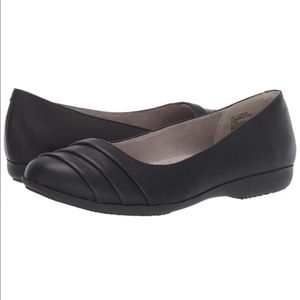NWT CLIFFS WHITE MOUNTAIN Black Flats Size 9.5